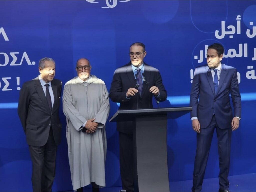 بعد 12 يوماً من دعوة «كنس» أحزاب الحكومة.. أوزين يجلس إلى مشاورات المنصوري ويتحدث عن «قطيعة إيجابية» محمد أوزين والمنصوري خلال مشاورات تشكيل الحكومة